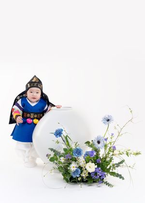 첫돌 달항아리 컨셉