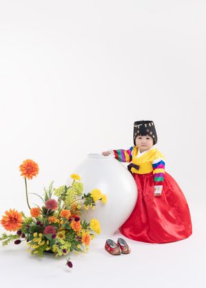 첫돌 달항아리 컨셉